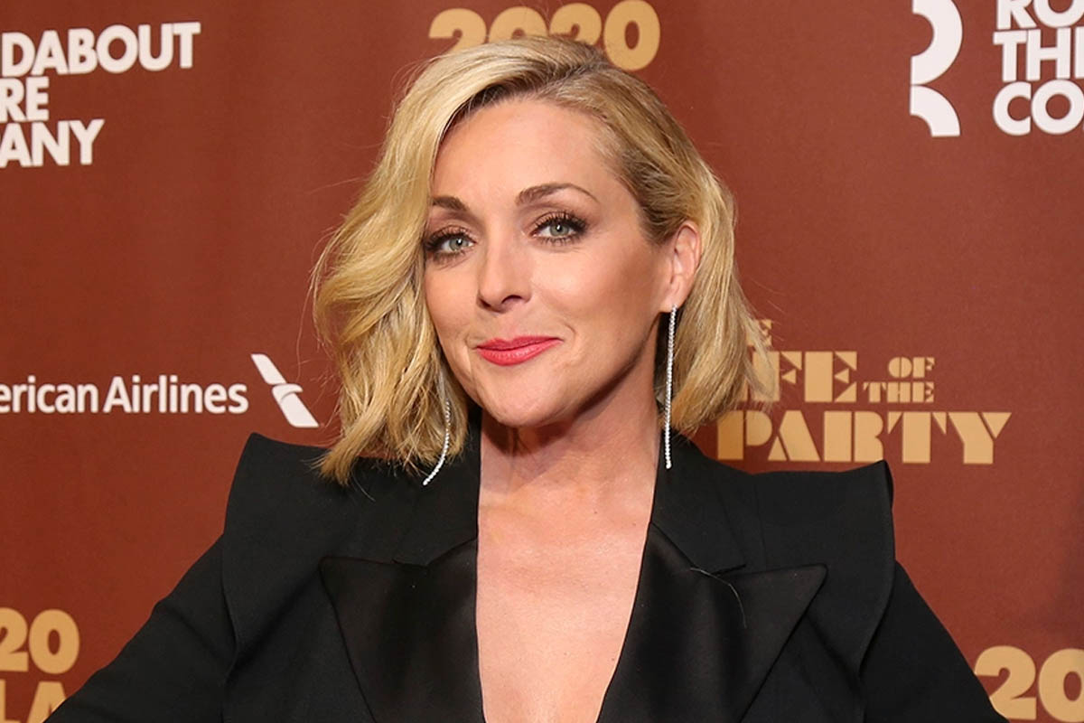 Jane Krakowski's Weight Loss, Teeth And Plastic Surgery