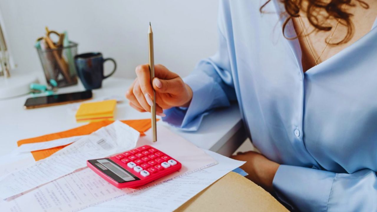 How to Manage Your Personal Budget and Avoid Financial Stress
